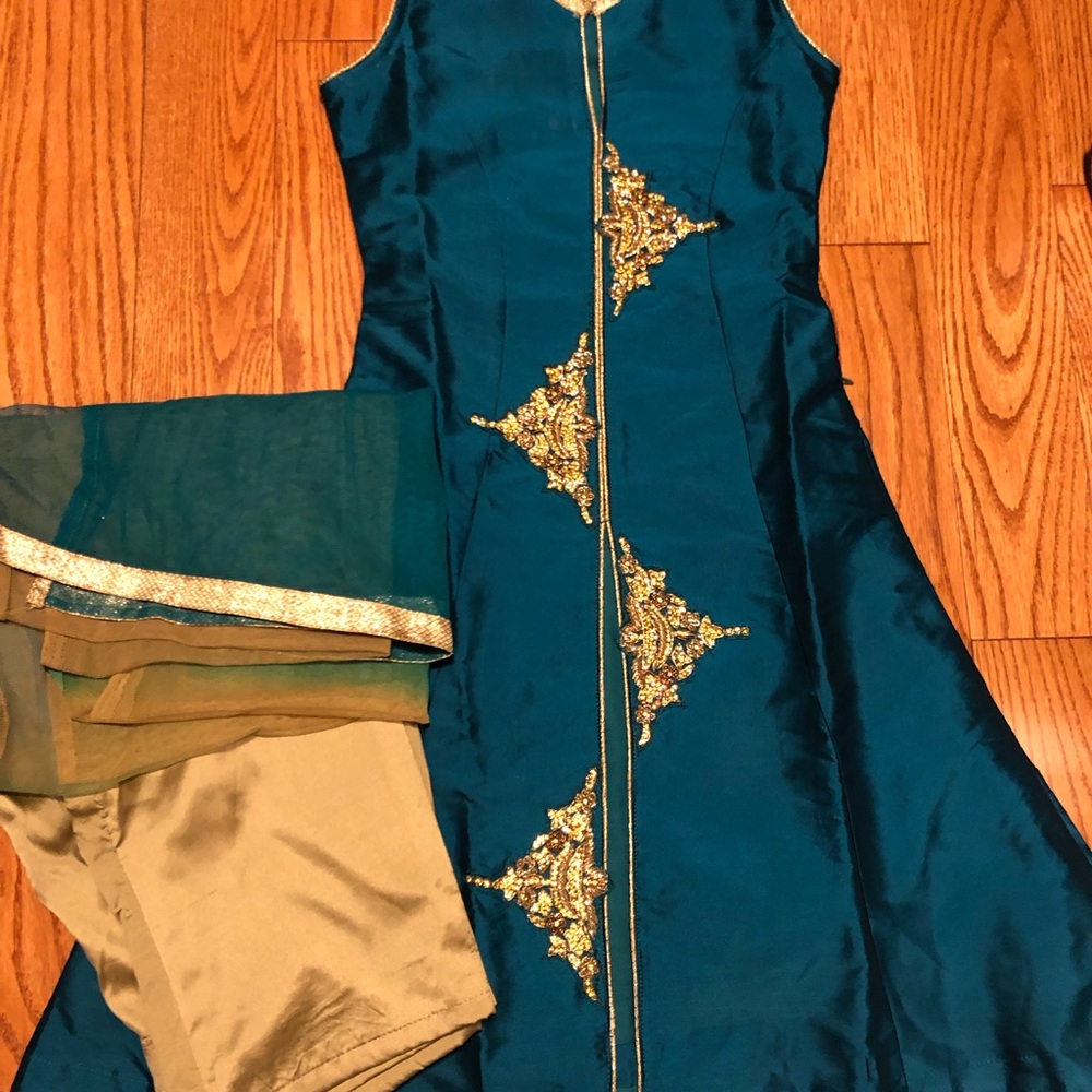 Punjabi pant suit: turquoise and gold silk size 26 girls